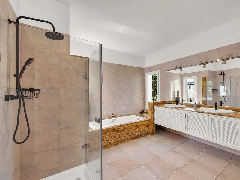 Villa for Sale in Luxury Area of Santa Ponsa — photo 6