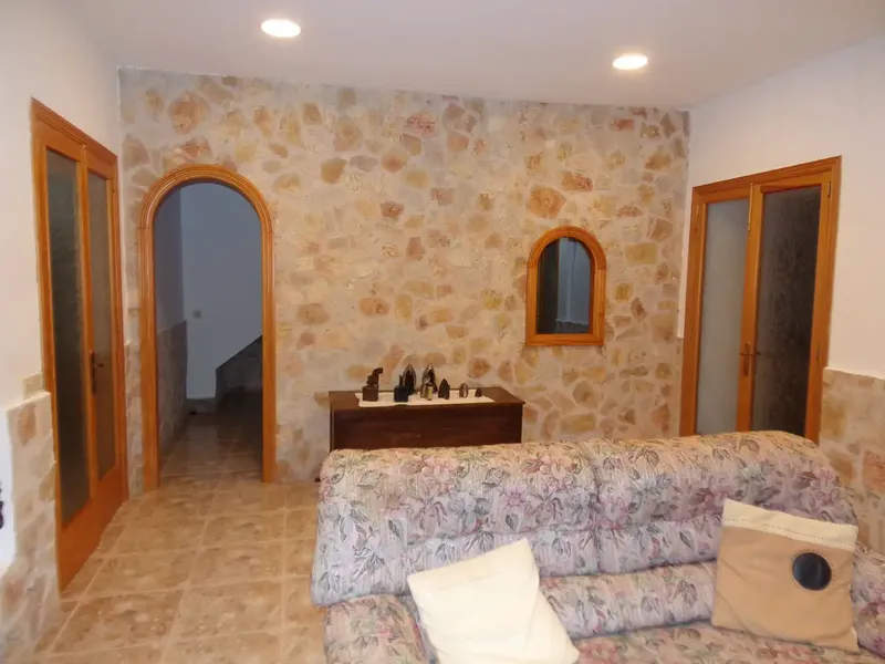 House in Vilafranca de Bonany, calle S'Escorxador, no. 15, with a total built area of 271 m2, on an urban plot of 421 m2. It is a — photo 2