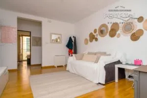 Charming and bright apartment with a covered terrace — photo 10