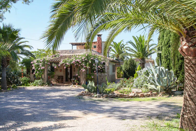 Beautiful renovated finca with pool and holiday rental license near Llucmajor — photo 3