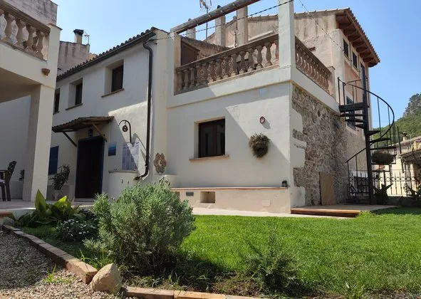 Detached house in Calle des Sol, 4, Puigpunyent — photo 1