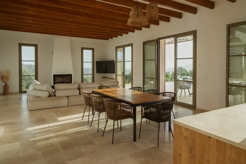 Porreres quiet location country property for sale with various terraces and wooden beams — photo 9