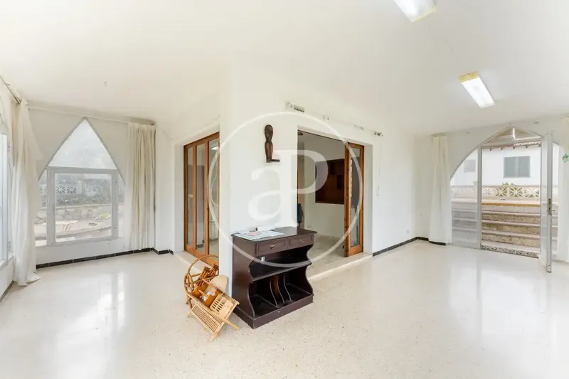 Casa con jardín en venta en Carrer Botafoc — photo 8