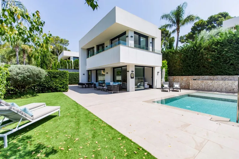 Contemporary designer villa with infinity pool for sale in Son Vida — photo 6