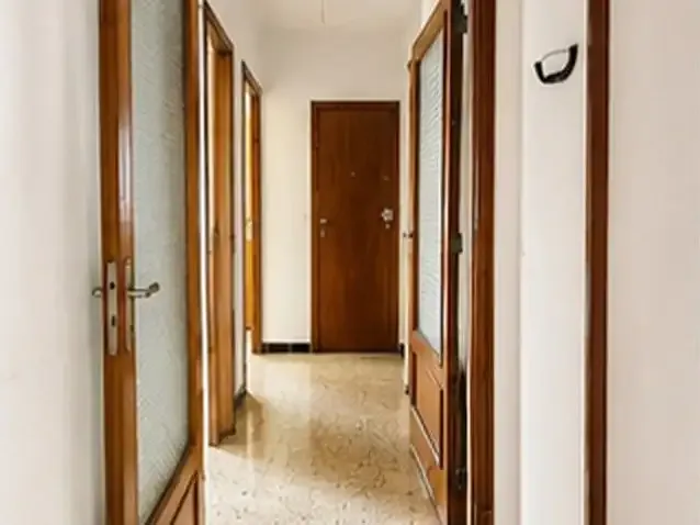 Exterior 4-bedroom flat, very sunny, with balcony and open views on General Riera — photo 9