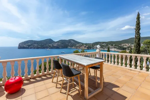 Camp de Mar, Exclusive villa with pool and panoramic sea views in a privileged location in Camp de Mar — photo 3