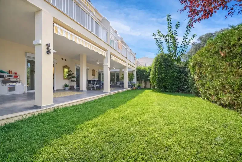 Bright and spacious ground floor apartment, fully renovated, for sale in Llenaire, Puerto Pollensa, a few meters from the beach — photo 1