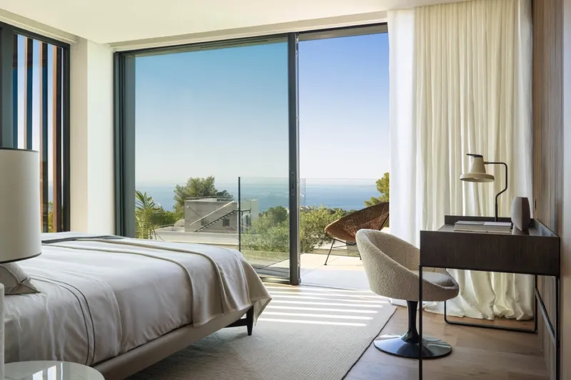 Contemporary sea-view villa for sale in Portals Nous — photo 3
