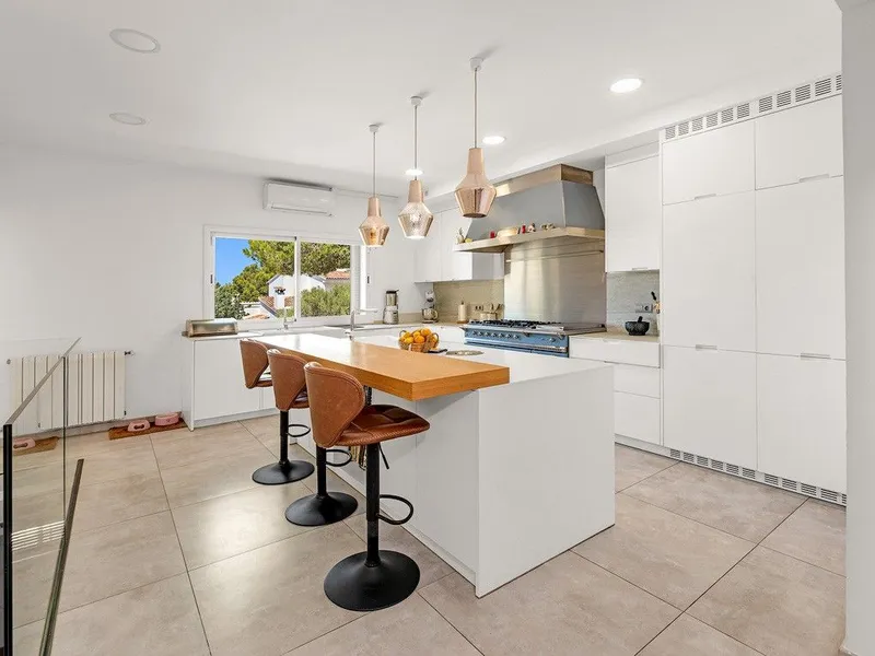 Villa for Sale in Luxury Area of Santa Ponsa — photo 4