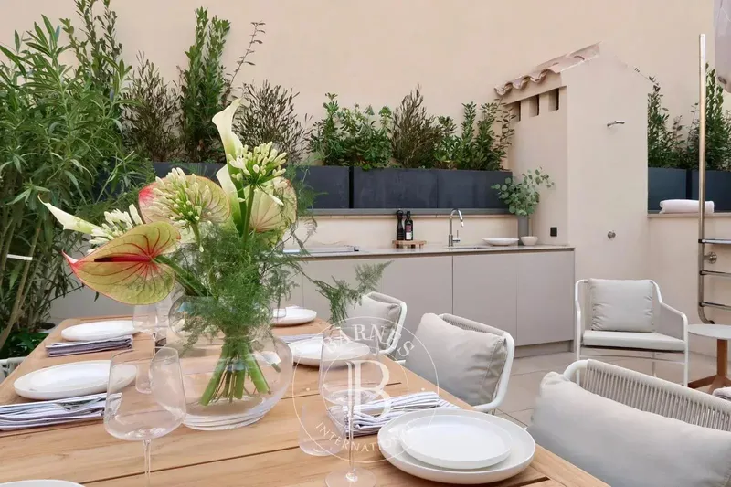 Luxury Living at "Raimundo" Townhouse in the Heart of Palma’s Historic Center — photo 1