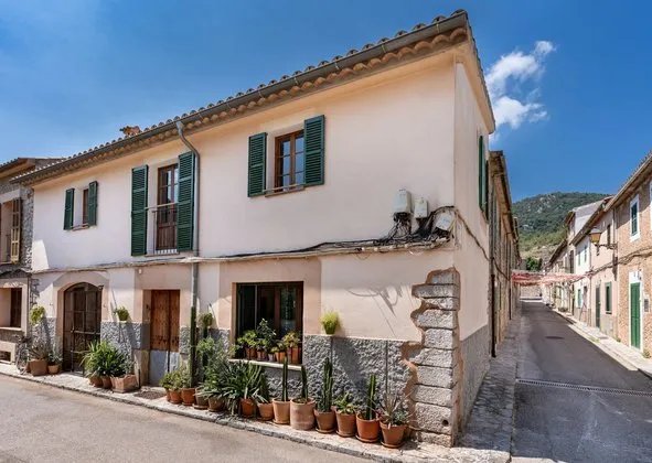 Detached house in Esporles — photo 1