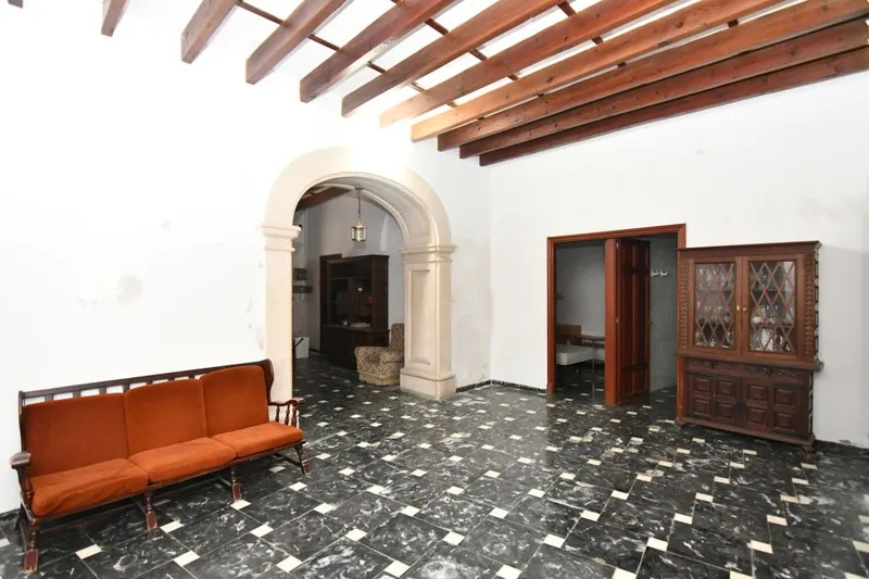Complex of 3 independent houses of approximately 667m2 built with a large central patio — photo 6