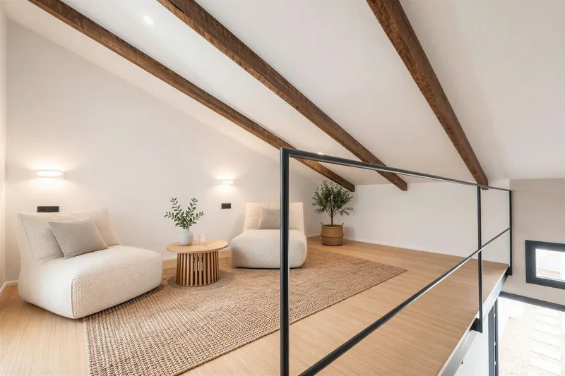 Waterfront location, historic charm, and high-quality design — photo 6
