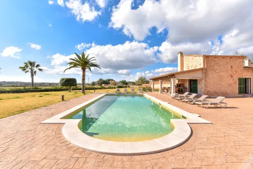 Santanyi: Mediterranean natural stone finca with pool and holiday rental license on the edge of the village of Santanyí — photo 2