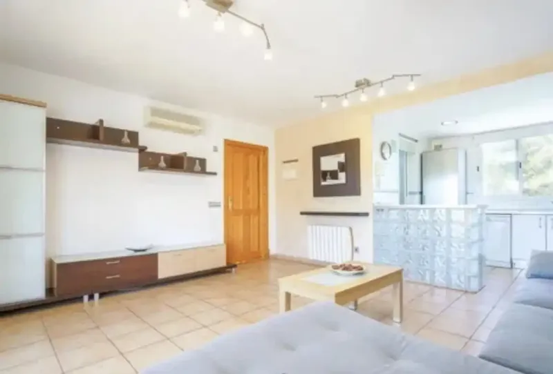 Apartment for sale with two bedrooms, one full bathroom, living room, dining room, kitchen, huge possibility to make another bedroom. Balcony of 16 m — photo 8