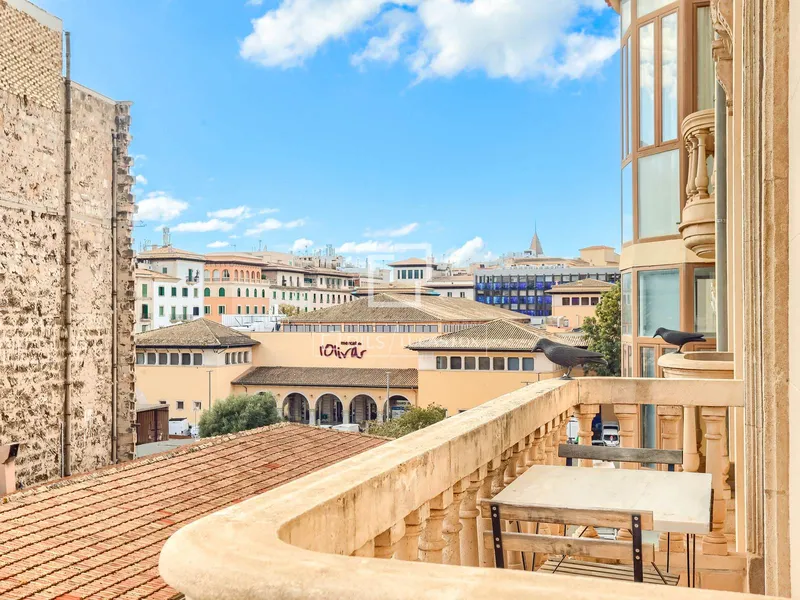 202m² apartment with 12m² terrace for sale in Palma de Mallorca — photo 2