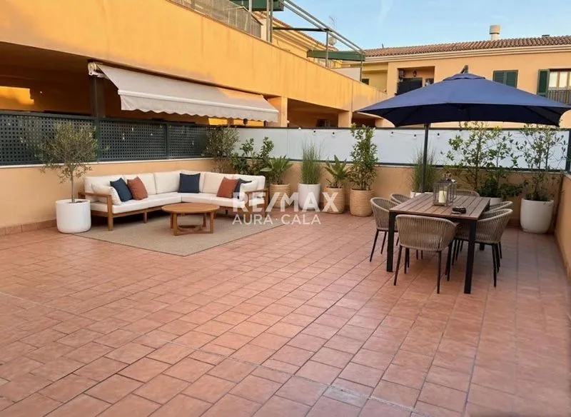 Spacious apartment with private terrace in Alcudia — photo 1