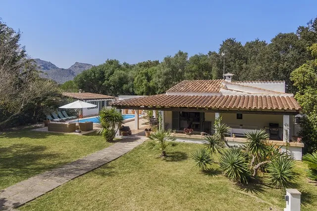 Idyllic villa with holiday rental license for sale in Pollensa, North Mallorca — photo 4