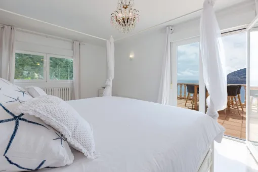 Camp de Mar, Exclusive villa with pool and panoramic sea views in a privileged location in Camp de Mar — photo 8
