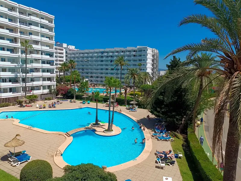 Studio for sale of 40m2 in the Siesta II building. Second floor. Alcudia. Mallorca. Community elements, elevator, reception, pool and — photo 1