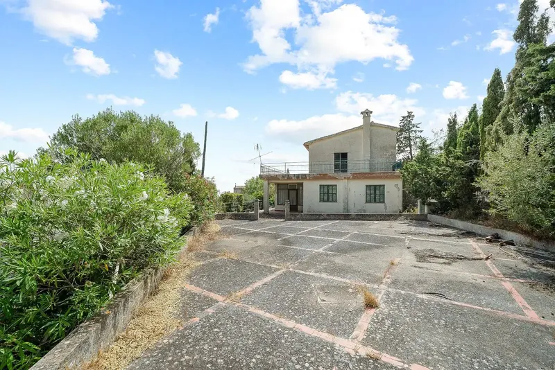 Urban multi-family plot of 1,381 m2 with sea views in Galilea, with an existing house of 477 m2 to renovate. The central and elevated plot — photo 10
