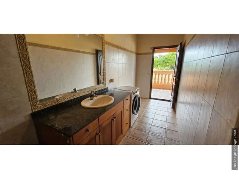 Rental of independent house or chalet on Calle de Can Puig — photo 11
