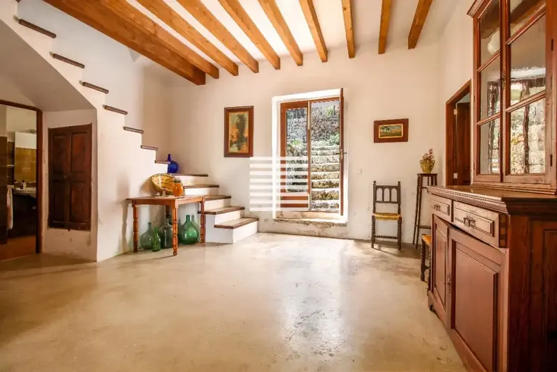 Located among the highest mountains on the island, this beautiful traditional Mallorcan country estate is one of the few remaining on the island — photo 6