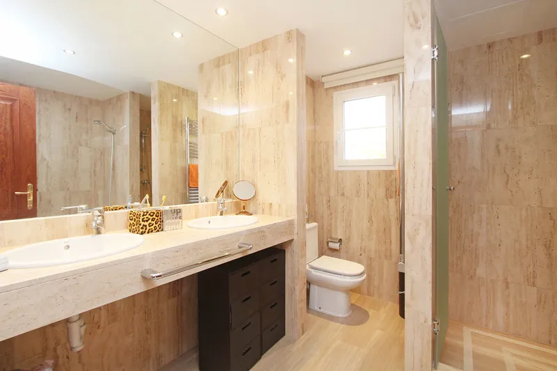 2-bedroom luxury penthouse in sought-after residence for rent — photo 9