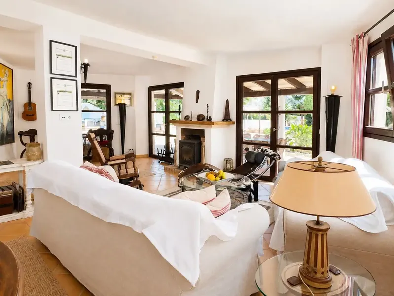 With ETV license! A place of absolute well-being is this charming 372 m2 finca in Puerto Pollensa on a plot of approx. 7,600 m2 with — photo 4