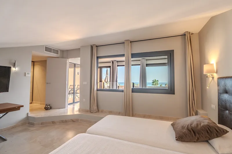 Exclusive penthouse with two large terraces and fantastic sea views – Port Verd — photo 3