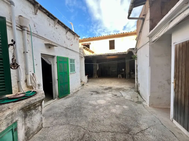 For Sale! Charming Village House in the Heart of Campos — photo 1
