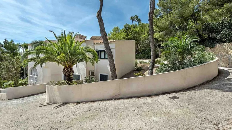 Villa for sale in Costa de la Calma, Calvià, Mallorca — photo 4