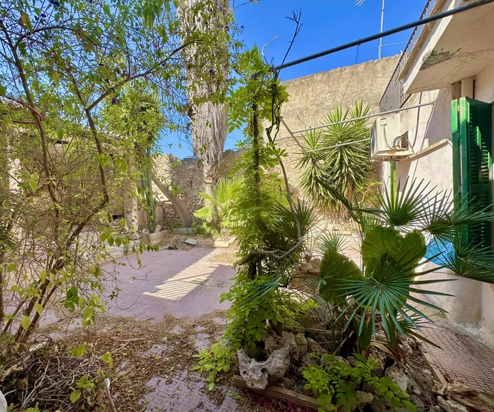 Rare opportunity… Historic village house with lots of potential for renovation in the heart of Porreres — photo 7