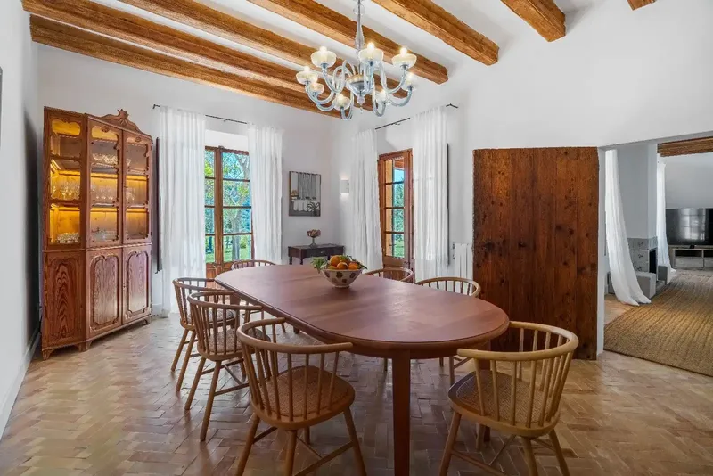 Private and quiet 182,000 m2 finca in Campanet with a 760 m2 newly built high-quality house with antique elements, such as bal — photo 3