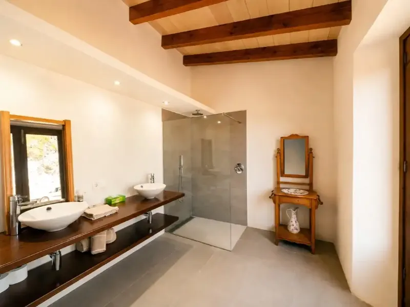 Exclusive Historic Mallorcan Estate with Multiple Dwellings, Agricultural Buildings and Great Tourist Potential in Ariany — photo 6