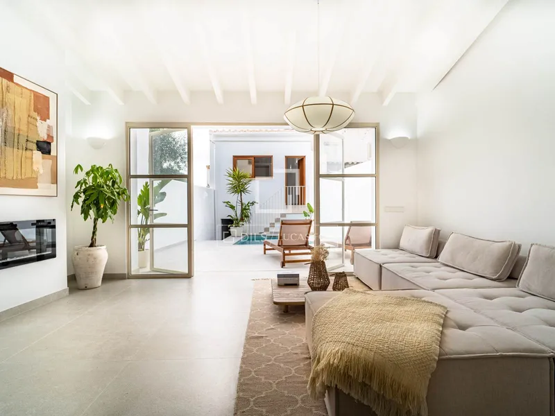 253m² house / villa with 50m² garden for sale in Artà — photo 1