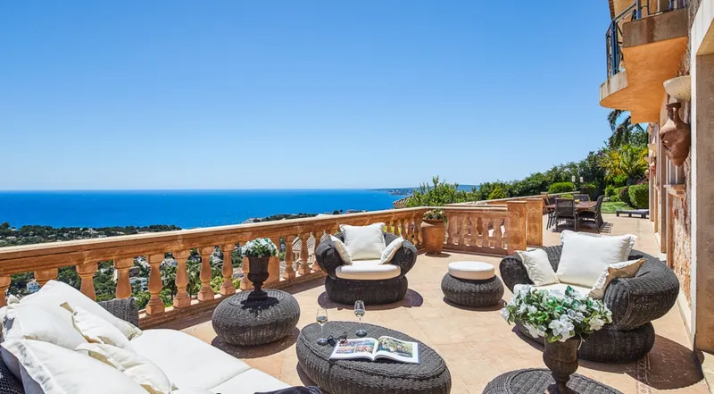 Mediterranean luxury property with 2 units and staff accommodation in Bendinat — photo 9