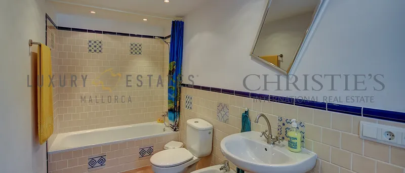 Renovated townhouse in S'Arraco with garden and pool in the southwest of Mallorca — photo 10