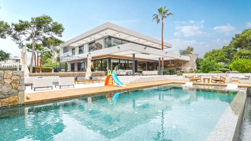 Beautiful villa directly on the Santa Ponsa golf course — photo 1