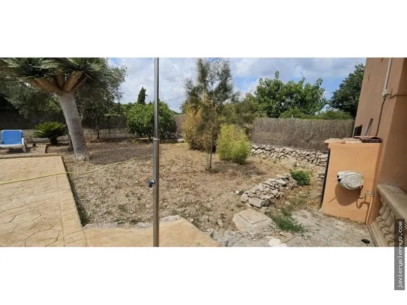Rental of independent house or chalet on Calle de Can Puig — photo 3