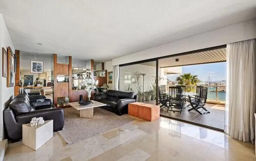 5 Bedrooms on Paseo Marítimo — photo 7