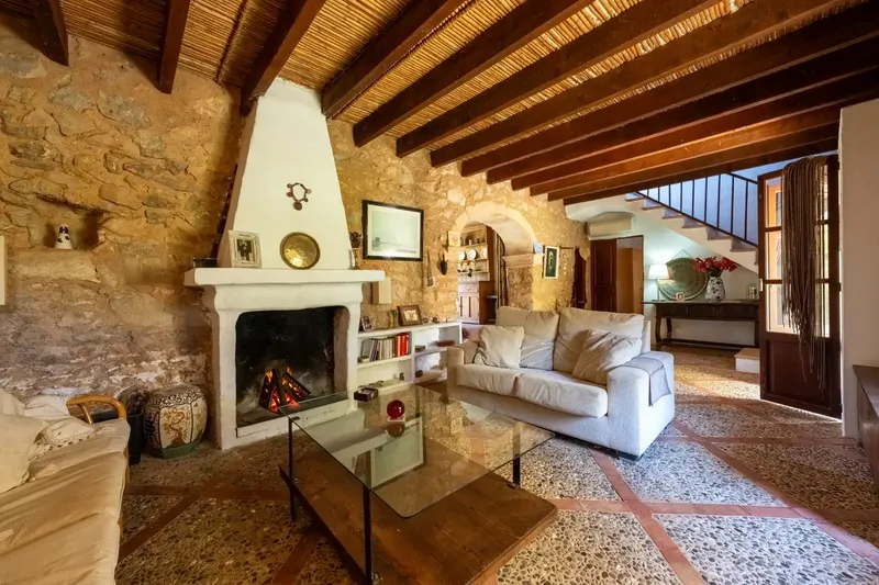 This charming natural stone finca from 1900 combines the authentic character of Mallorca with versatile usage possibilities — photo 5