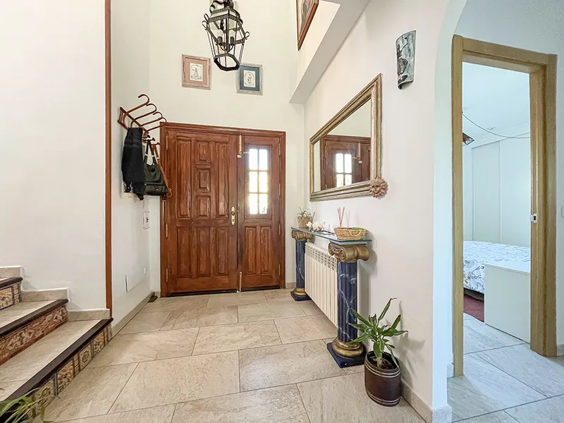 Traditional villa with garden and pool in a quiet area of El Toro Mas — photo 7
