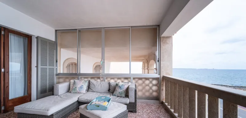 Apartment on the first line of the sea in Sa Rápita with terrace and views — photo 12