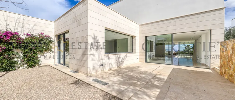 Large modern newly built villa in Sol de Mallorca with sea views and large garden — photo 5