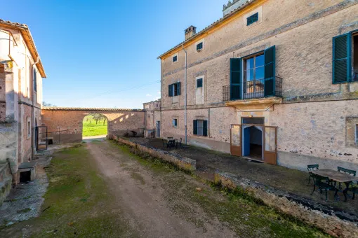 Algaida, Quietly Located Manor House in Need of Renovation in Algaida — photo 12