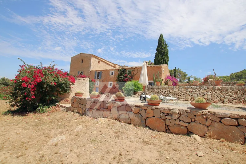 Luxury villa for sale in Felanitx — photo 1