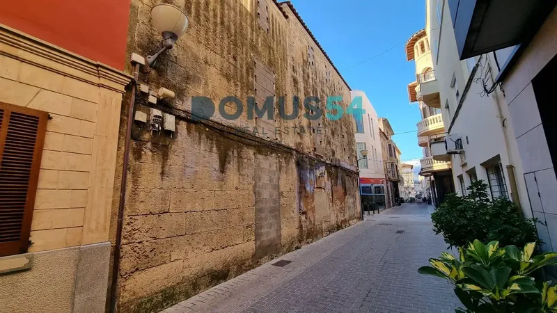 Opportunity to acquire a central Mallorcan house to completely renovate in Sa Pobla. It has 249 square meters built on a — photo 6