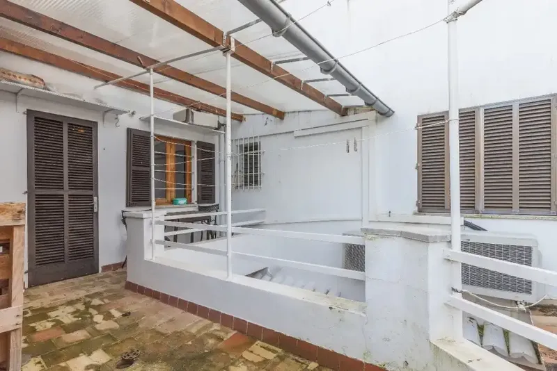 Beautiful five-bedroom, two-bathroom house to renovate. It is a fantastic opportunity to renovate a house to your own taste and ideas, to — photo 11