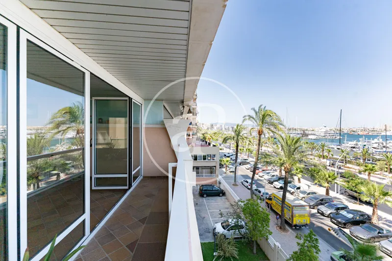 Apartment for sale with terrace and sea views on Paseo Marítimo — photo 3